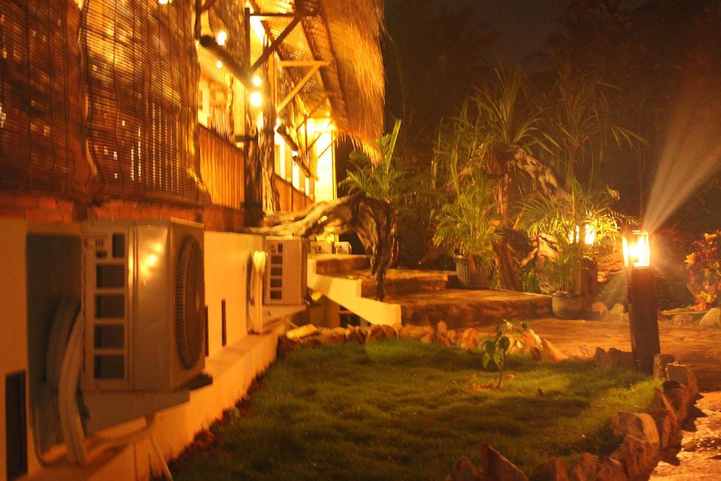 Ary'S Lagoon Bungalow & Hotel Karimunjawa Ngoại thất bức ảnh