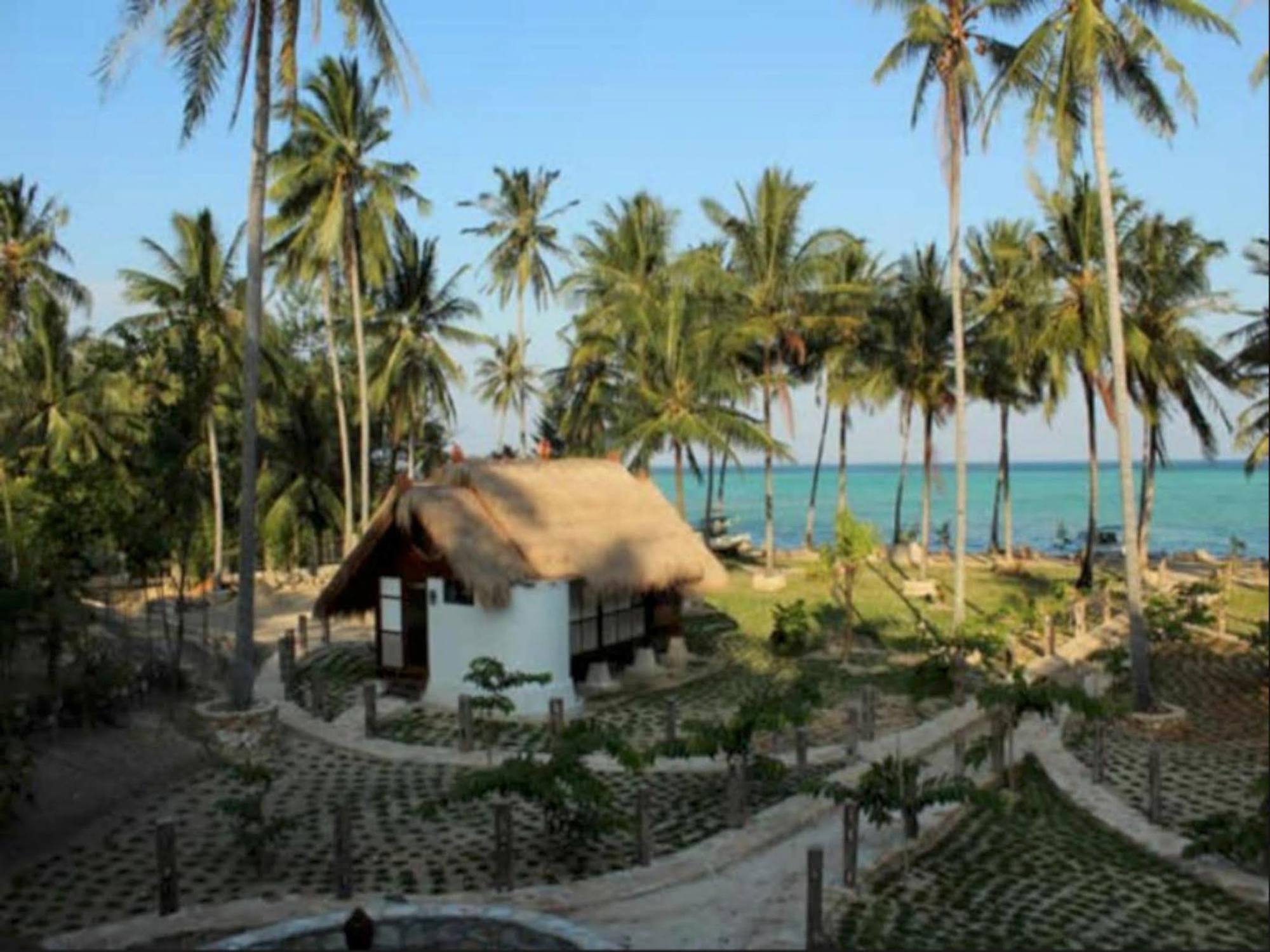 Ary'S Lagoon Bungalow & Hotel Karimunjawa Ngoại thất bức ảnh
