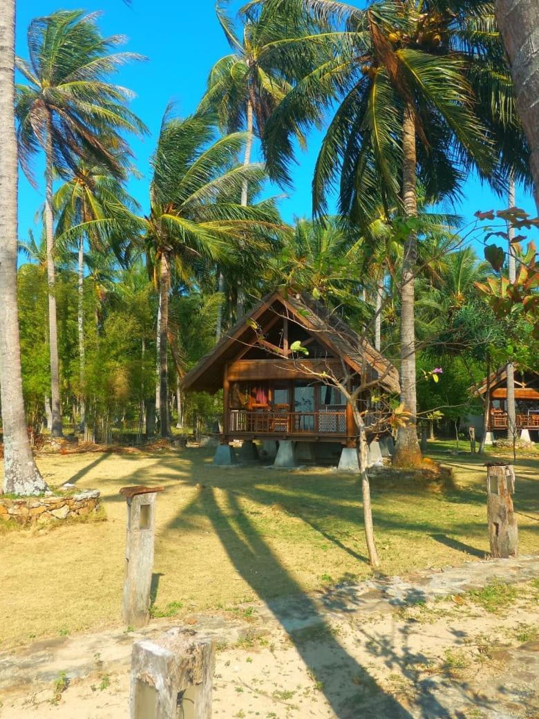 Ary'S Lagoon Bungalow & Hotel Karimunjawa Ngoại thất bức ảnh