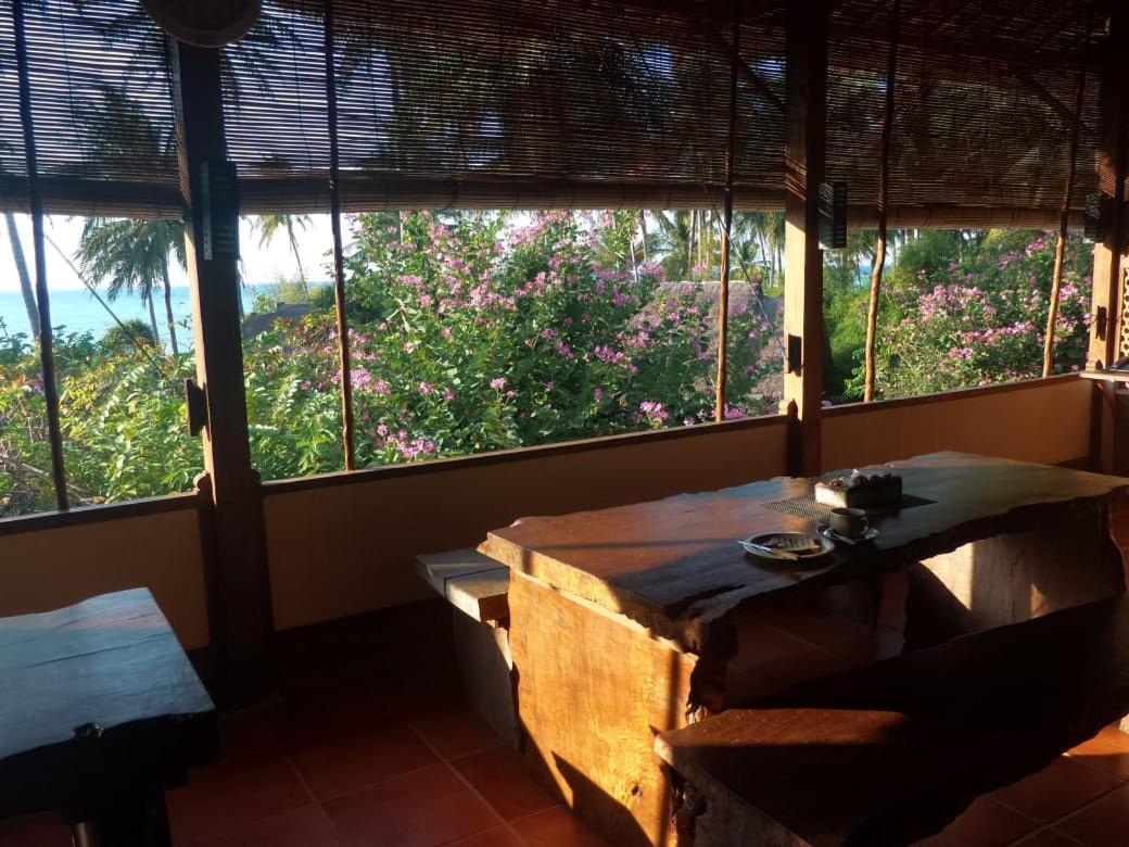 Ary'S Lagoon Bungalow & Hotel Karimunjawa Ngoại thất bức ảnh
